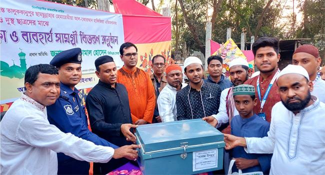 গোবিন্দগঞ্জে অগ্নিকাণ্ডে ক্ষতিগ্রস্ত এতিমখানায় বিভিন্ন সামগ্রী বিতরণ