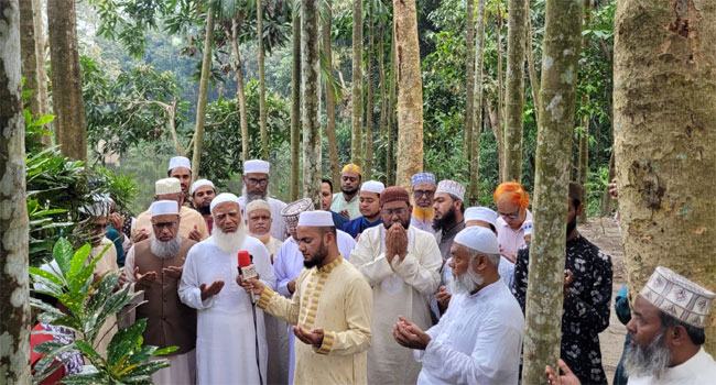 লক্ষ্মীপুরে আল্লামা লুৎফুর রহমানের কবর জিয়ারত জামায়াত আমিরের