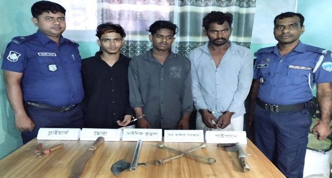 নোয়াখালীতে ডাকাতির প্রস্তুতির সময় গ্রেফতার ৩