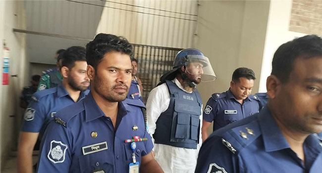 ক্র্যাচে ভর দিয়ে আদালতে মামুনুল হক, যা বললেন তদন্ত কর্মকর্তা