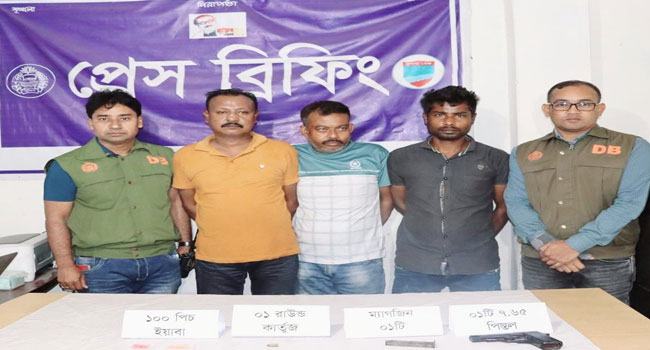 যশোরে অস্ত্র ও ইয়াবাসহ আটক ৩