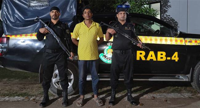 আশুলিয়ায় স্ত্রীকে পিটিয়ে হত্যার দায়ে স্বামী গ্রেফতার
