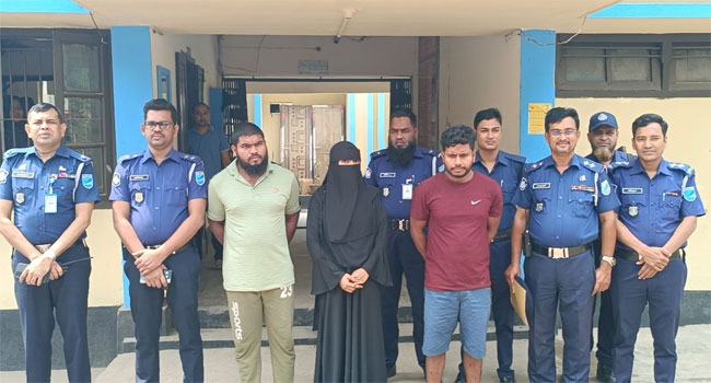 গাজীপুর থেকে অপহৃত প্রবাসীকে নরসিংদী হতে শেকলে বাঁধা অবস্থায় উদ্ধার, ৩ ভাই-বোন গ্রেফতার
