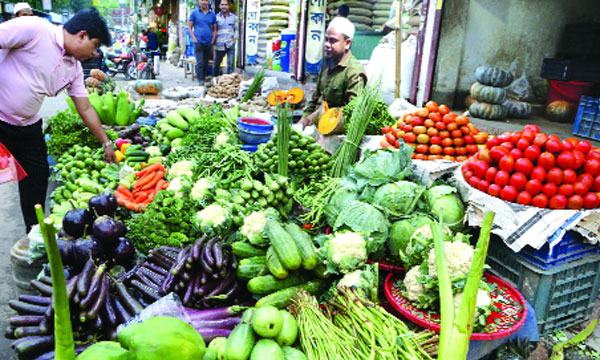 সবজি বাজারে অস্থিরতা কদমে কদমে বাড়ে দাম