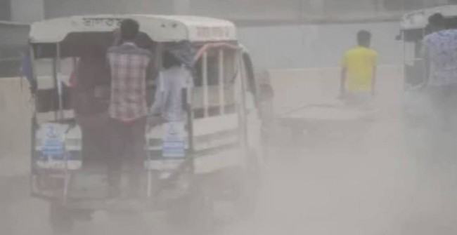 দূষণের কবলে রাজধানীবাসী