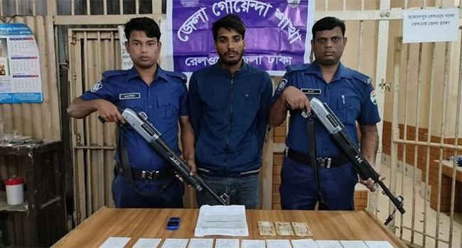 নয়াদিগন্তে খবর প্রকাশের পর রেলের টিকিট কালোবাজারি সিন্ডিকেট সদস্য আটক
