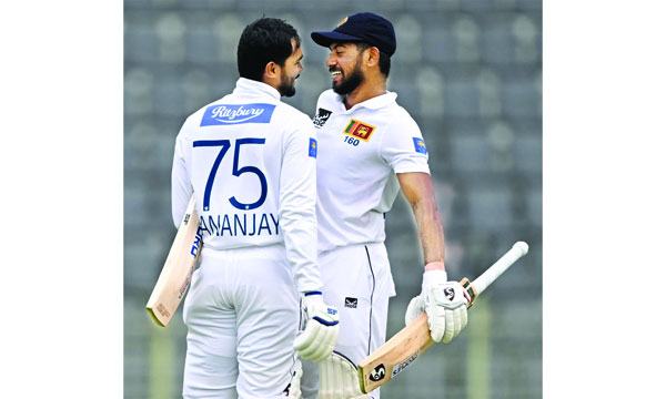 দুই সেঞ্চুরিতে রেকর্ড বুকে