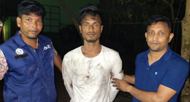 ঈদগাঁওতে মাদককারবারি গ্রেফতার