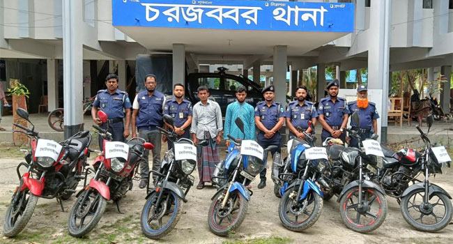 নোয়াখালীতে চোর চক্রের ২ সদস্য গ্রেফতার, ৭ মোটরসাইকেল জব্দ
