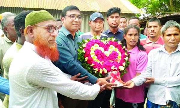 ফুলেল ভালোবাসায় সিক্ত ইয়ারজান