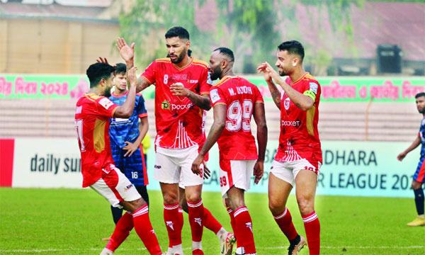 শততম ম্যাচে বসুন্ধরার ৭ গোল