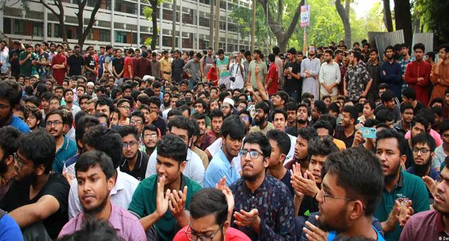 ক্যাম্পাসে ছাত্রলীগের ‘প্রবেশ’ নিয়ে উত্তপ্ত বুয়েট