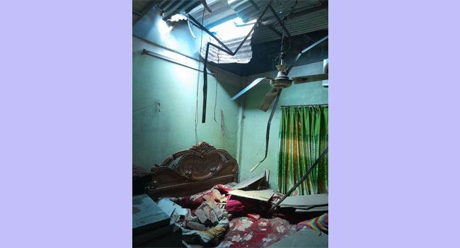 গাজীপুরে ঝড়ে নির্মাণাধীন ৮ তলা ভবনের দেয়াল ভেঙে আহত ৩