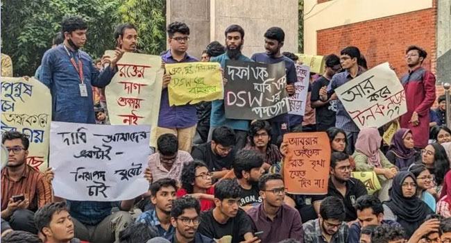 বুয়েটে রাজনীতি বন্ধ রাখার দাবিতেই অনড় ছাত্রছাত্রীরা