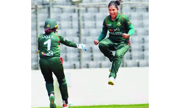 ফারিহার হ্যাটট্রিকেও সিরিজ হার