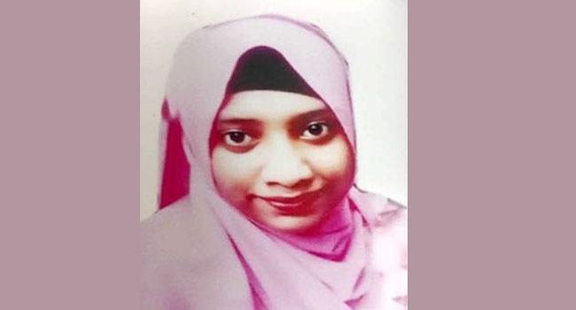 নিখোঁজ মেয়েকে ২১ দিন ধরে খুঁজছে রাজমিস্ত্রি বাবা