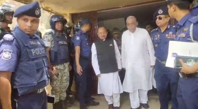 ‘সন্ত্রাসীদের বিরুদ্ধে কঠোর ব্যবস্থা নেয়া হবে’