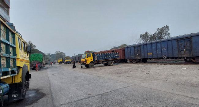 ৭ দিন বন্ধ থাকছে দর্শনা রেলবন্দর, ১১ দিন ঢাকা-কলকাতা মৈত্রী এক্সপ্রেস