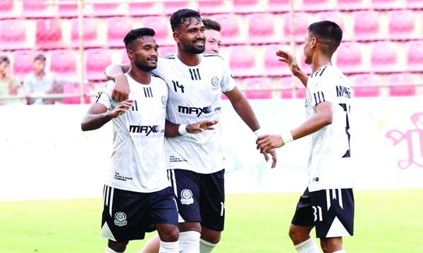 দুই লাল কার্ড দুই পেনাল্টির ম্যাচ