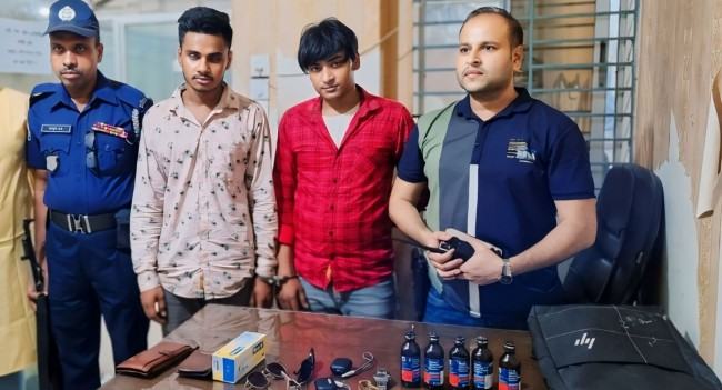 আশুলিয়ায় মাদকসহ ইউপি সদস্যের ভাই আটক
