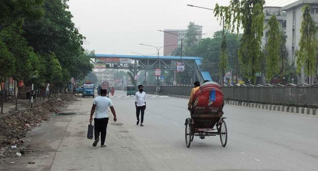 যানবাহন চলাচল কমলেও বিশ্বে বায়ুদূষণের তালিকায় ‘চতুর্থ’ ঢাকা