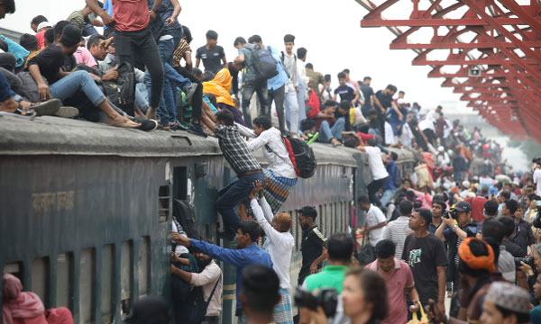 ঢাকা থেকে বের হতেই ৩ ঘণ্টা