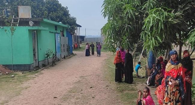 রাজবাড়ীর কিং জুট মিল : শ্রমিকদের বেতন-বোনাস না দিয়ে পালিয়েছে মালিকপক্ষ