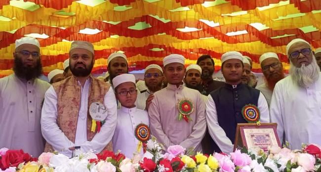 বানিয়াচংয়ে বিশ্বজয়ী ও দেশসেরা ৩ কোরআনের হাফেজকে গণসংবর্ধনা