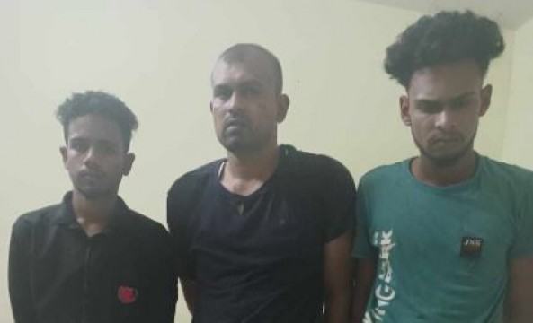পুঠিয়ায় পুলিশের ওপর হামলার অভিযোগে গ্রেফতার ৩