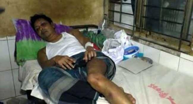 লক্ষ্মীপুরে ‘চোর’ অপবাদ দিয়ে স্কুলশিক্ষককে খুঁটির সাথে বেঁধে নির্যাতন