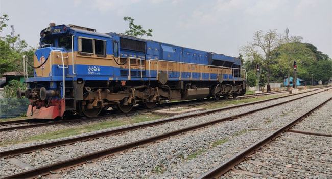 চুয়াডাঙ্গায় সাগরদাঁড়ি ট্রেনের ইঞ্জিন বিকল, ২ ঘণ্টা পর চলাচল স্বাভাবিক