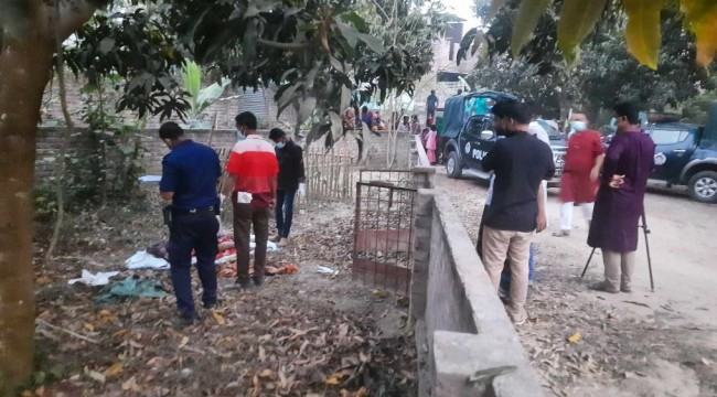 পুঠিয়ায় বৃদ্ধার বস্তাবন্দি লাশের রহস্য উন্মোচন : পুত্রবধূ ও নাতনি গ্রেফতার