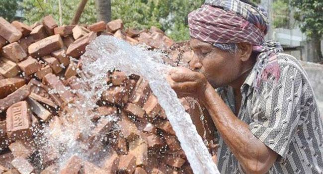 নাগরপুরে তীব্র রোদ ও গরমে জনজীবন অতিষ্ঠ