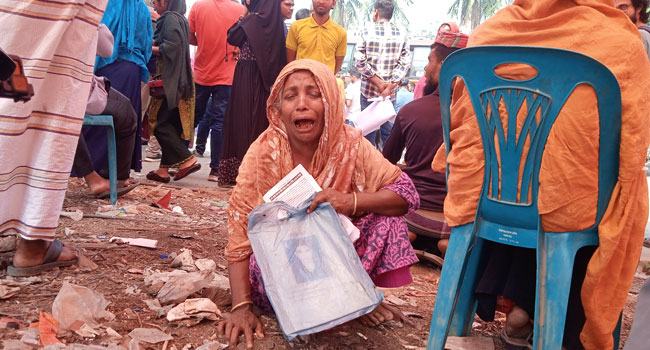 ছেলে হারা মা সাথিয়ার কান্না যেন থামছেই না