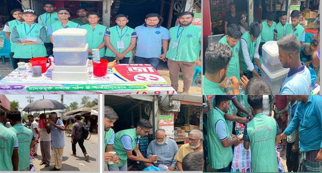 তীব্র তাপদাহে খাবার স্যালাইন ও শরবত বিতরণ করল একতা বন্ধু উন্নয়ন ফাউন্ডেশন