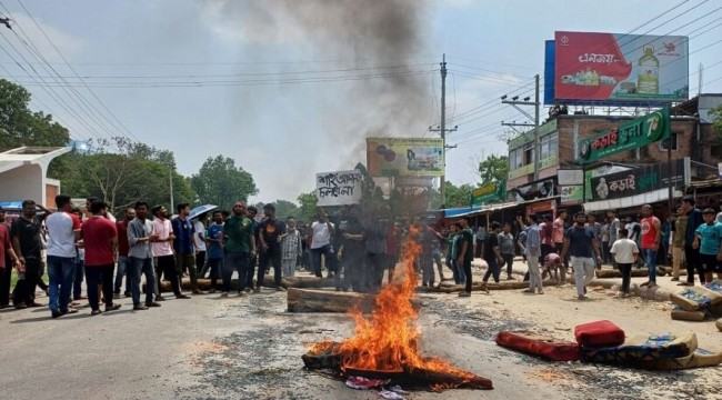 চুয়েট শিক্ষার্থীদের সড়কে অবস্থান অব্যাহত, ঘাতক বাসচালক গ্রেফতার