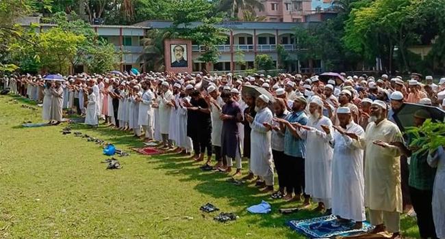 রংপুরে বৃষ্টির জন্য ইসতিসকার নামাজ