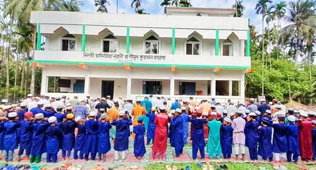 কাউখালীতে বৃষ্টির জন্য কাঁদলেন মুসল্লিরা