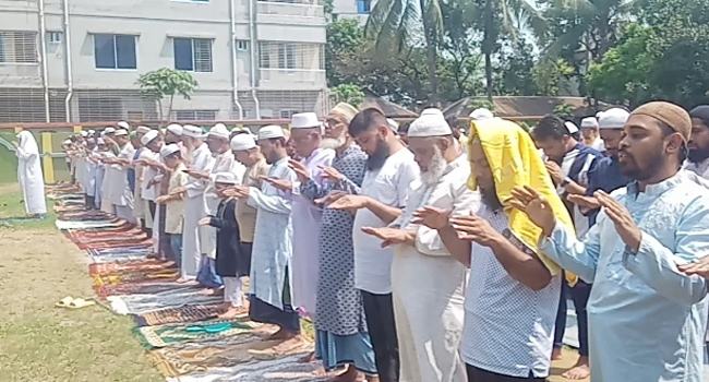 বৃষ্টির জন্য হাকাকার, সাভারে ইসতিসকার নামাজ আদায়