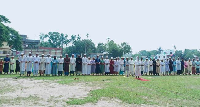 বৃষ্টি কামনায় ঈশ্বরগঞ্জে জামায়াতে ইসলামীর ইসতিসকার নামাজ আদায়
