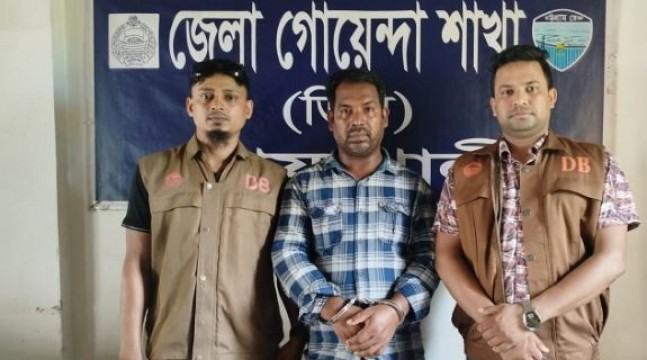 নোয়াখালীতে প্রবাসীর স্ত্রীর ব্যক্তিগত ছবি দেখিয়ে চাঁদা আদায়