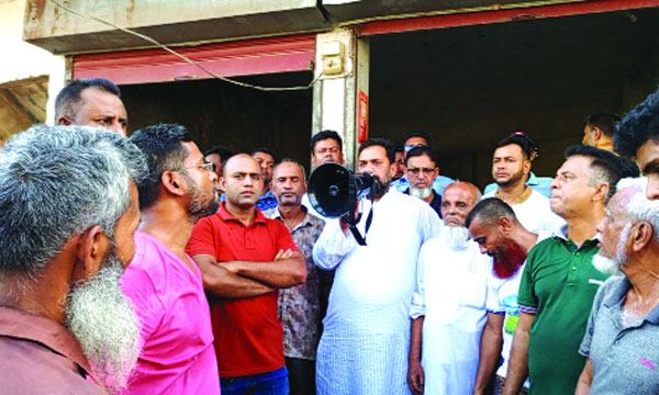 বরিশালে ভোটারদের দ্বারে দ্বারে প্রার্থীরা