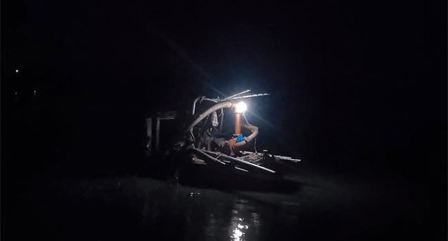 কলাপাড়ায় বালুর জাহাজ থেকে ছিটকে পড়ে শ্রমিক নিখোঁজ