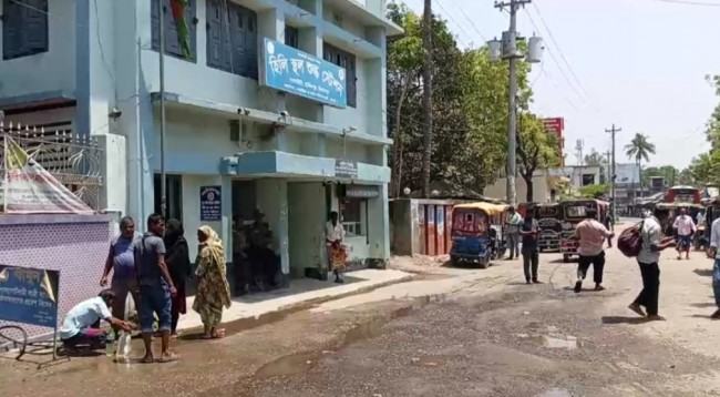 মে দিবস উপলক্ষে হিলিতে পণ্য আমদানি-রফতানি বন্ধ