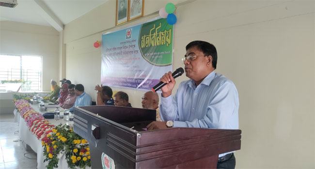 এমপি-মন্ত্রী-সচিবের আত্মীয় এগুলো দেখার প্রয়োজন নেই : ভোটগ্রহণ কর্মকর্তাদের ইসি সচিব