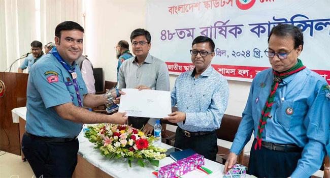 ঢাকা বিভাগের শ্রেষ্ঠ রোভার স্কাউট লিডার তৌহিদুজ্জামান নিপু