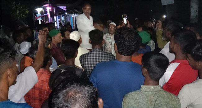দোয়ারাবাজারে মইন হত্যাকারীদের গ্রেফতার দাবিতে বিক্ষোভ