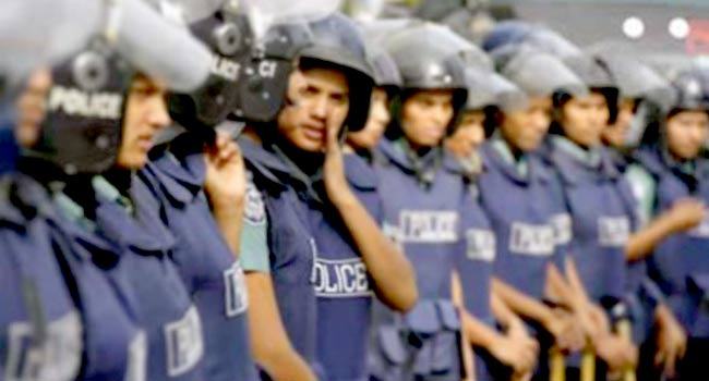 রাজশাহীতে তরুণকে তুলে নিয়ে চাঁদা দাবির অভিযোগে ৪ পুলিশ প্রত্যাহার