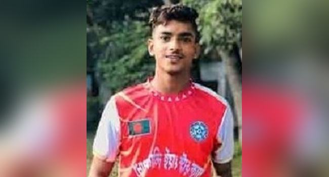 ম্যানচেস্টার ইউনাইটেডের বাছাইয়ে দেশসেরা সিরাজগঞ্জের অয়ন