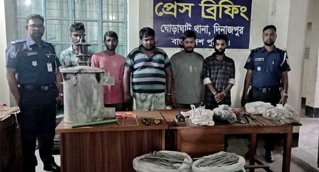 দিনাজপুরে দিনে টার্গেট করে রাতে ট্রান্সফরমার চুরি, গ্রেফতার ৫